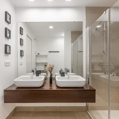 Sunrise Heights 2455 Sea View 아파트 *